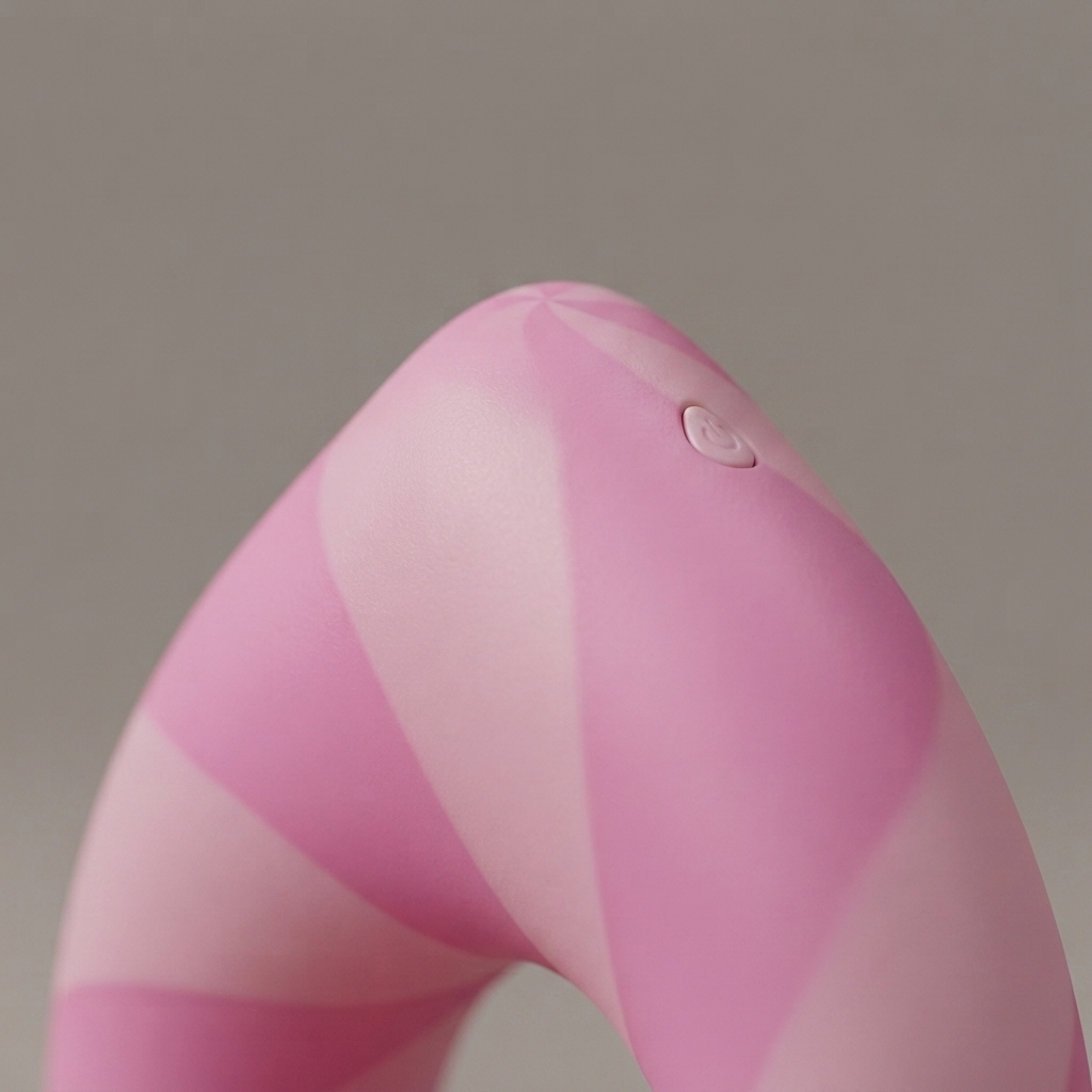 Dona vibrating couples ring close-up by Olyon