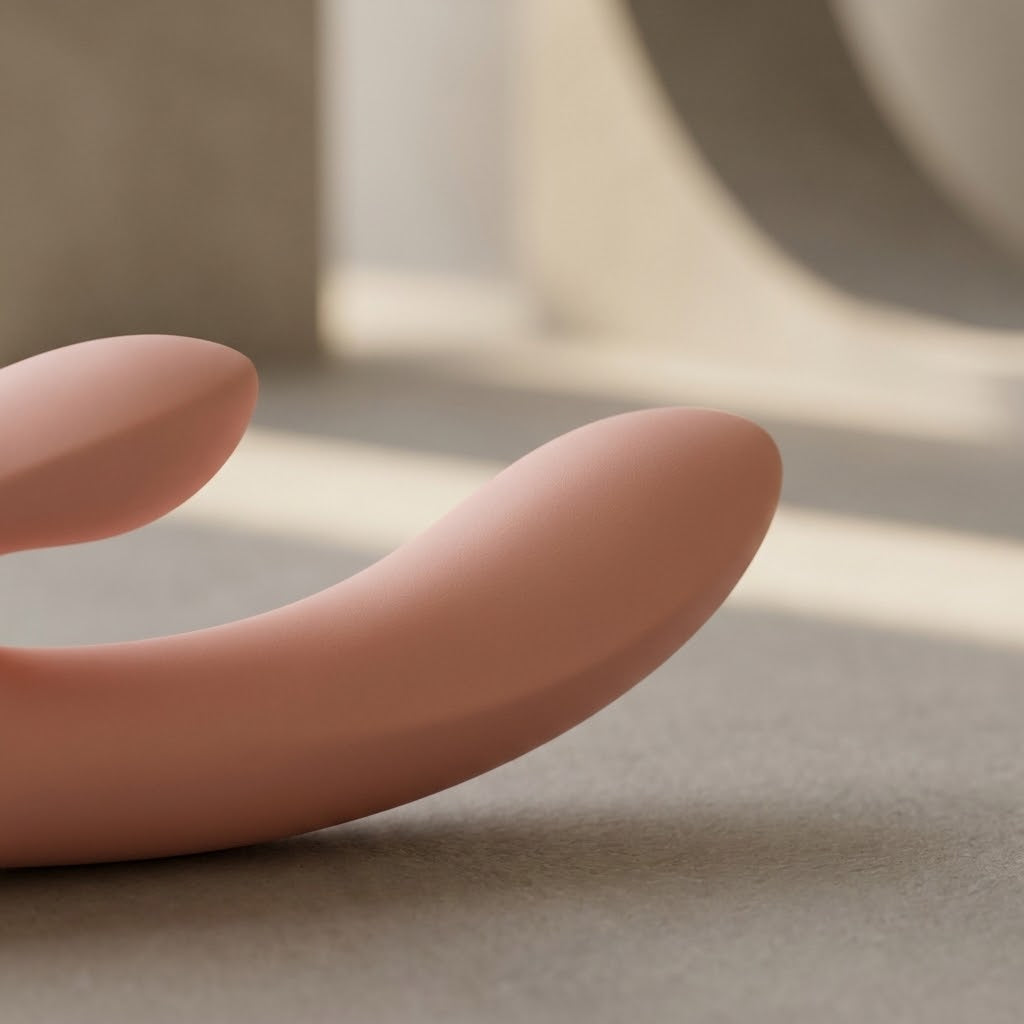 Dora — Ergonomic Dual-Stimulation Rabbit Vibrator